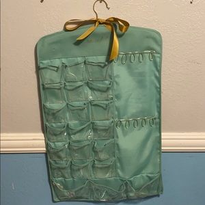 Hanging jewelry holder
